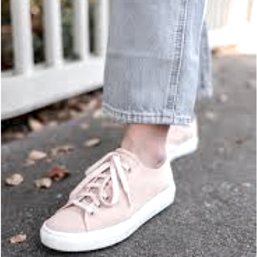 Margaux 37.5 size 7 ivory canvas leather lace THE SNEAKER handmade in Spain EUC